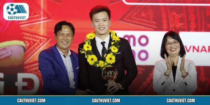 Hành trình phát triển sự nghiệp tiền vệ tài năng