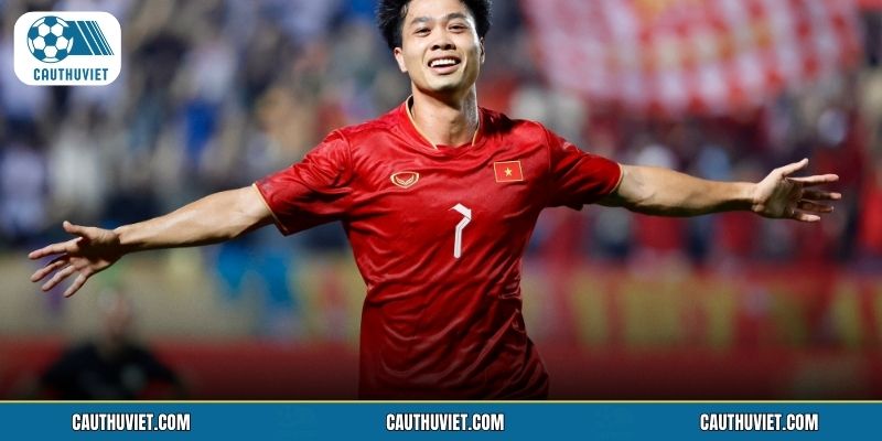 Khoảnh khắc đoàn tụ ấm áp của đại gia đình