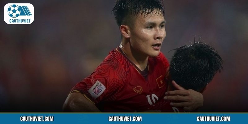 Quế Ngọc Hải mang băng đội trưởng đội tuyển